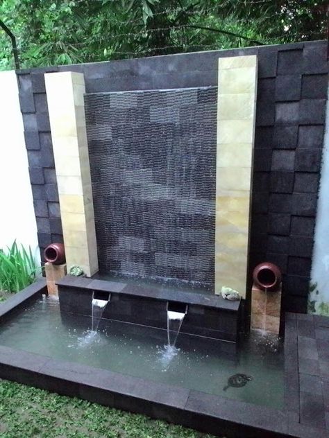 Yard Water Fountains, Indoor Waterfall Wall, Fish Ponds Backyard, Outdoor Waterfall Fountain, Outdoor Wall Fountains, Water Wall Fountain, Kolam Koi, Outdoor Waterfalls, Diy Water Feature