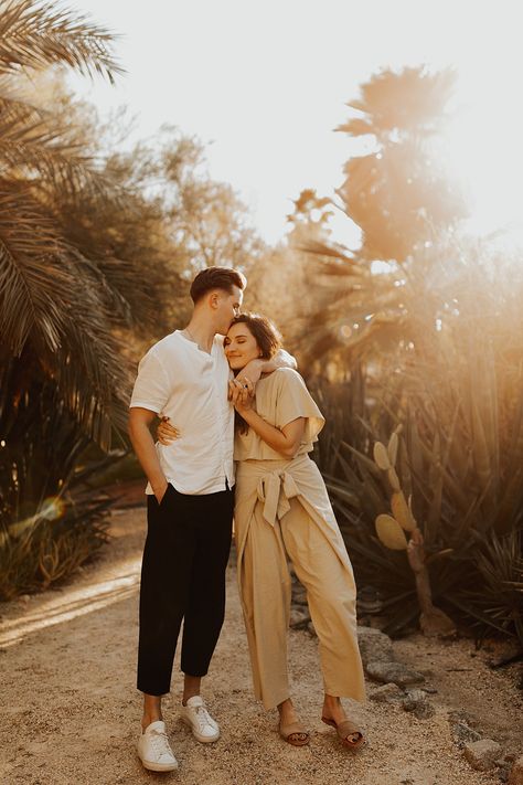 Jungle Engagement Photos, Tropical Engagement Photos, Hawaii Engagement Pictures, Boho Engagement Photos Outfits, Jungle Shoot, Lesbian Engagement Pictures, Sweet Couple Photos, Honey Pictures, Lesbian Engagement Photos