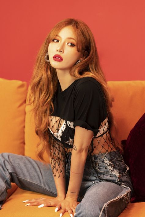 Hyuna Red, Hyuna Kim, Bias Kpop, Good Girl, Rocker, Behind The Scenes, Cool Girl, Queen, Crop Tops