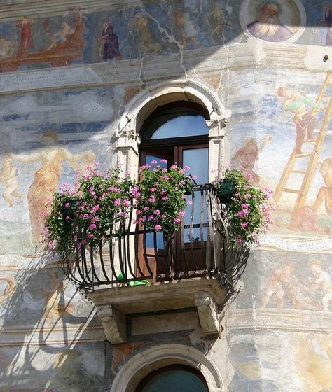 Juliet Balcony Ideas, Italian Balcony, Juliette Balcony, Window Balcony, French Balcony, Balcony Design Ideas, Juliet Balcony, Balcony Flowers, Balcony Plants