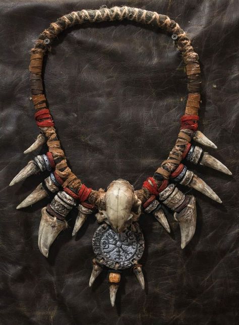 Escudo Viking, Barbarian Warrior, Animal Skull, Bone Crafts, Bone Jewelry, Post Apocalypse, Fantasy Clothing, Fantasy Fashion, Character Outfits