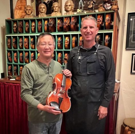 Congratulations to #violinist / #violist Sam Yoon, who recently acquired an #Amati-model #viola, the latest crafted by #violinmaker Eric Benning in 2021. We know this instrument will provide Sam many years of joy that comes from music making! Violin Shop, Violin Makers, Music Making, Cellos, Violinist, Studio City, Violin, Angeles, Los Angeles