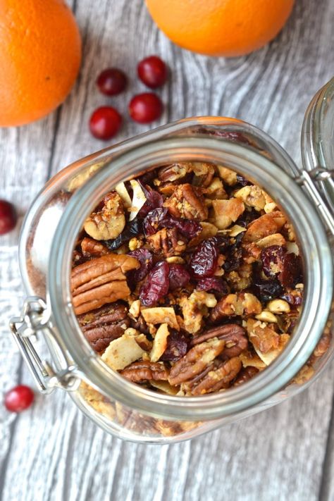 Orange, Cranberry Pecan Granola Recipe, Orange Granola, Coconut Granola Recipe, Pecan Granola, Muffins Paleo, Pecan Muffins, Cinnamon Granola, Honey Granola, Trail Mix Recipes