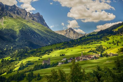 Switzerland Tourist Attractions, Visa Processing, World Most Beautiful Place, Switzerland Travel, Summer Landscape, Beautiful Landscape Wallpaper, Most Beautiful Cities, Beautiful Places In The World, Best Places To Travel