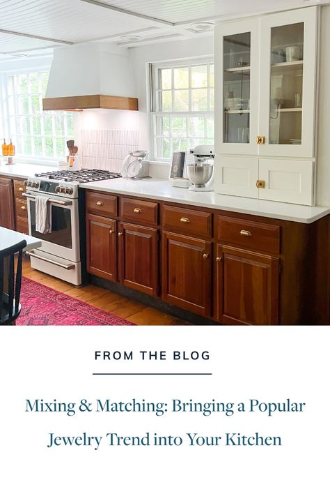 Here are three ways to incorporate the mix-and-match jewelry trend into the design of your kitchen cabinets! Mix Matched Kitchen Cabinets, Slab Kitchen Cabinets, Popular Jewelry Trends, Match Jewelry, Two Tone Cabinets, Rta Cabinets, White Shaker Cabinets, Shop Cabinets, Contemporary Cabinets