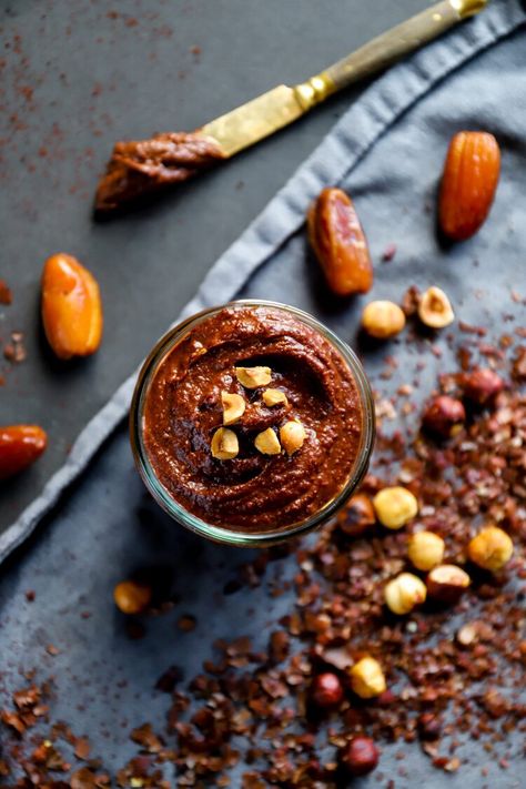 Hazelnut Chocolate, Hazelnut Butter, Chocolate Hazelnut Spread, Chocolate Spread, How To Roast Hazelnuts, Chocolate Delight, Spread Recipes, Hazelnut Spread, Healthy Chocolate