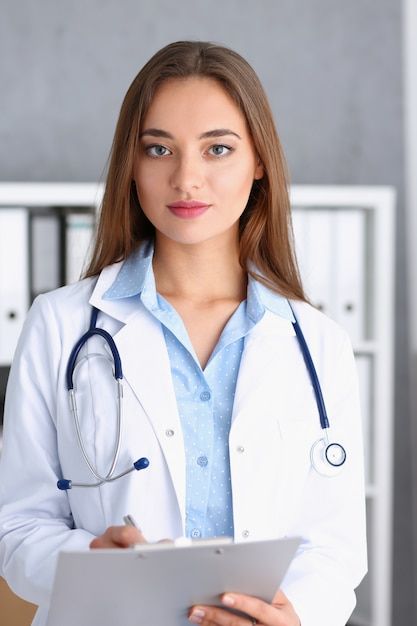 Smiling Female, Woman Doctor, Nursing Life, Medical Photos, Doctor Picture, Doctor On Call, Nursing Jobs, Female Doctor, Doctor Medical