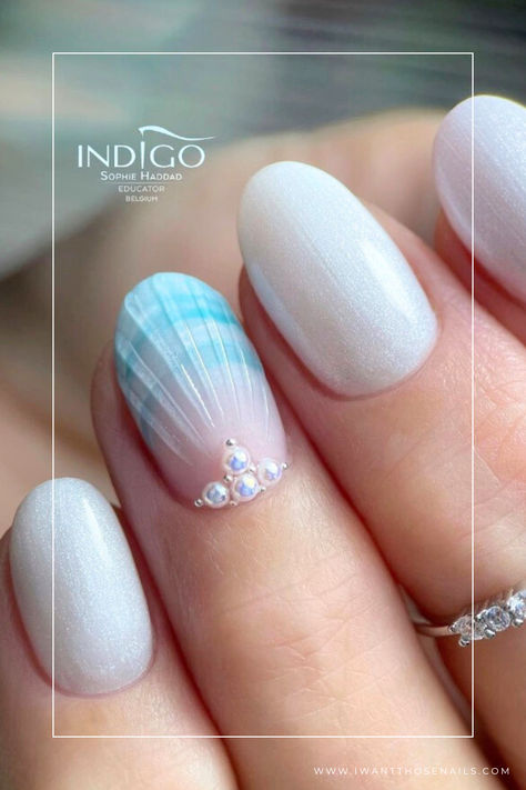 Seashell Nails White Sea Nails, Nails Shell Design, Ocean Dip Nails, Beach Nails Shell, Oval Beach Nails, Shell Nails Seashells, Mermaid Short Nails, Short Ocean Nails, Blue Shell Nails