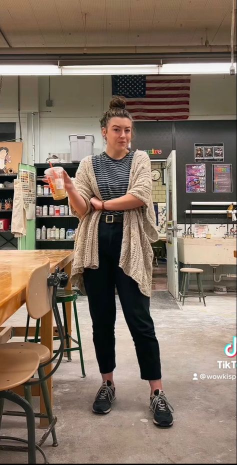 Therapist Outfit Ideas, Layered Business Casual Outfits, Thrift Work Outfit, Art Studio Outfit, Art Teacher Outfits High School, Thrifted Teacher Outfits, Cozy Nonbinary Outfits, Punk Teacher Outfits, Nonbinary Teacher Outfits