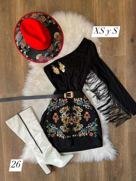 Vaquera Outfit Mexican, Cowboy Outfits For Women, Surprise Dance Outfits, Cowgirl Outfits For Women, Cute Cowgirl Outfits, Cowgirl Style Outfits, Latina Fashion Outfits, Western Wear Outfits, Cute Country Outfits