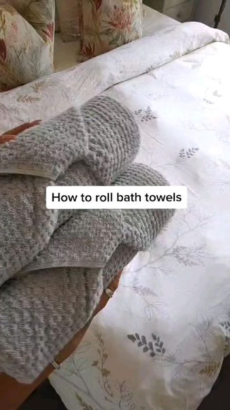 How to rool bath towels in 2022 | How to fold towels, Home hacks, Home organization hacks Roll Bath Towels, How To Roll Bath Towels, Koti Diy, Folding Towels, How To Roll, How To Roll Towels, How To Fold Towels, Clothes Organization Diy, Diy Clothes Life Hacks