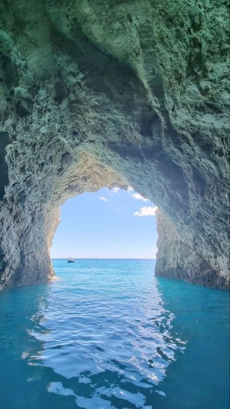 Zante Greece, Aesthetic Places, Beach Picture, Greece Holiday, Pretty Landscapes, Dream Travel Destinations, June 2024, Boat Trips, Summer Pictures