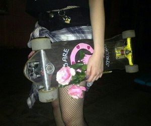 Imagen de grunge, aesthetic, and dark Skater Aesthetics, Skater Life, Goth Angel, Sk8er Boi, Hipster Photography, Skater Boi, Skater Vibes, Skater Aesthetic, Skater Boy