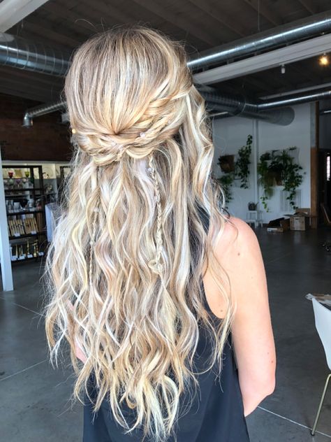 Beach Wedding Hairstyles Medium Half Up, Beachy Waves Bridesmaid Hair, Beach Wave Wedding Hair, Beach Bride Hair Half Up, Beach Waves With Braid, Bridesmaid Hair Half Up Fishtail Braid, Beachy Waves Long Hair, Beachy Waves With Braid, Balayage Bangs