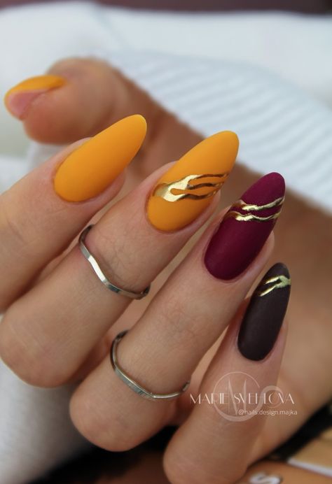 Autumn nails Yellow Autumn Nails, Romantic Nails, Fall Gel Nails, Cute Nails For Fall, Work Nails, Classy Acrylic Nails, Pretty Nail Art Designs, Trendy Nail Art, Yellow Nails