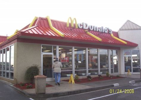 2000s Mcdonalds Aesthetic, 2001 Childhood Memories, Crunchy Childhood Aesthetic, Nastolgia Core, Nostalgia Core 2000s, Nastolgia Aesthetic, Nostalgia 2000s Aesthetic, 2000s Childhood Aesthetic, 2008 Nostalgia