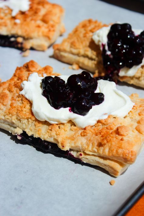 Blueberry Streusel Danish - Taffey Bakery Blueberry Lemon Muffins, Blueberry Cinnamon Rolls, Blueberry Streusel Muffins, Blueberry Streusel, Sweet Muffins, Danish Dough, Butter Pecan Cookies, Streusel Muffins, Muffin Streusel