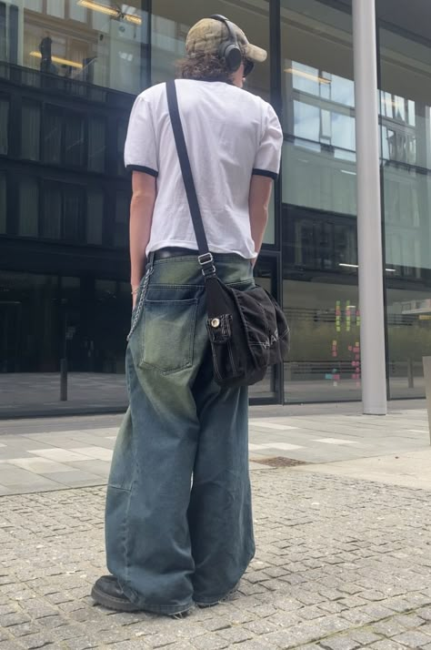 Jaded London Outfit Men, Outfits With Baggy Jeans Men, Jaded London Colossus Jeans Outfit, Super Baggy Jeans Outfit Men, Jaded London Jeans Outfit, Soft Outfits Men, Baggy Denim Jeans Outfit, Baggy Jeans Men Outfit, Jaded London Outfit