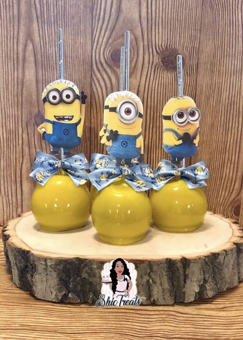 Minion Candy Apples Minion Candy Apples, Minion Candy, Minion Balloons, Custom Candy Bags, Minions Birthday Theme, Halloween Candy Apples, Gourmet Candy Apples, Yellow Minion, Despicable Me Party