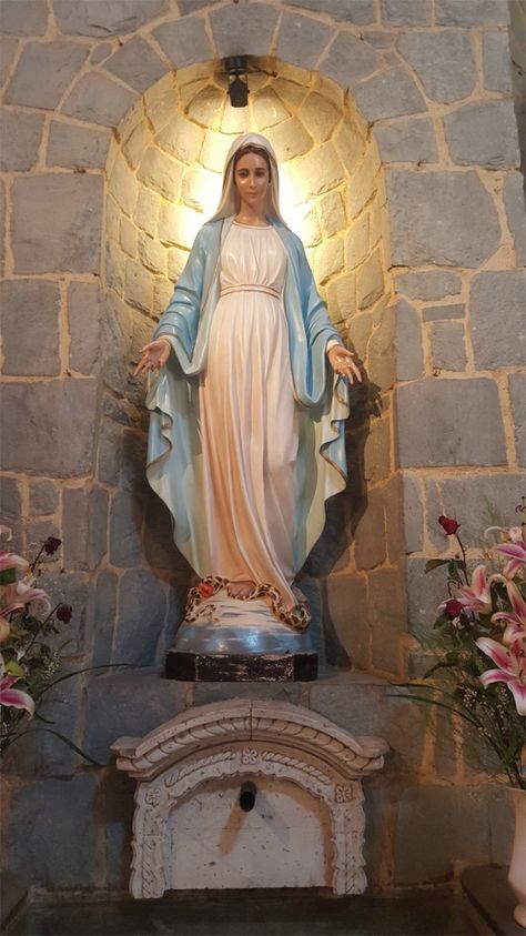 Sainte Mère de Dieu, priez pour nous / Santa Madre de Dios, ruega por nosotros - Hozana St Mary Mother Of God Wallpaper, Virgin Mary Picture, Rosary Mary Blessed Mother, Mother Of Christ, Mother Mary Pregnant Images, Our Lady Of Manaoag, Blessed Mother Statue, Our Lady Of Lourdes Statue, Mother Mary Images