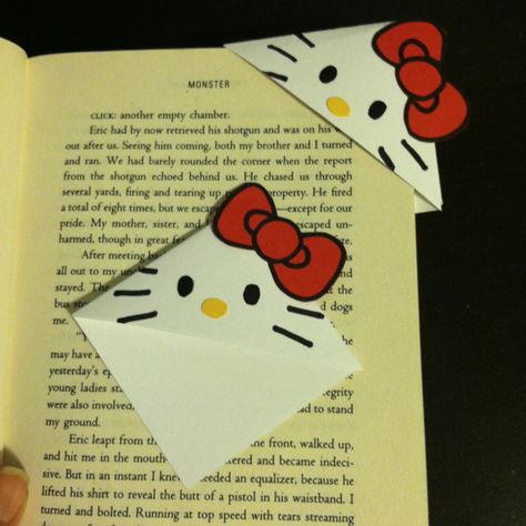 Hello Kitty bookmarks! :) Diy Hello Kitty, Hello Kitty Gifts, Corner Bookmark, Hello Kitty Crafts, Easy Paper Crafts Diy, Kitty Drawing, Hello Kitty Drawing, Hello Kitty Art, Fun Easy Crafts