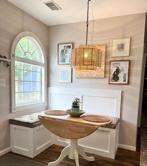 Under Window Breakfast Nook, Breakfast Nook By Window, Small Kitchen With Breakfast Nook, Breakfast Nook Small Kitchen, Boho Breakfast Nook, White Breakfast Nook, Breakfast Nook Sitting Area, Modern Tuscan Home, Kitchen Nook Bench