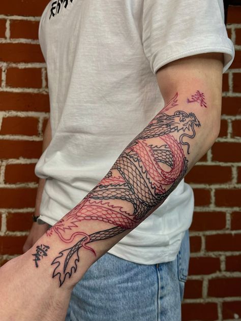 Dragon Tattoo Wrapped Around Arm, Tato Irezumi, Japanese Hand Tattoos, Forearm Cover Up Tattoos, Dragon Tattoo Arm, 50 Tattoo, Dragon Tattoos For Men, Dragon Sleeve Tattoos, Muster Tattoos