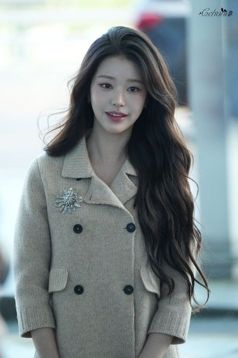 Wonyoung Hairstyle, Wonyoung Instagram, Wonyoung Izone, Korean News, Jang Wonyoung Ive, Iu Hair, Ideal Girl, Kpop Hair, Clip Hairstyles