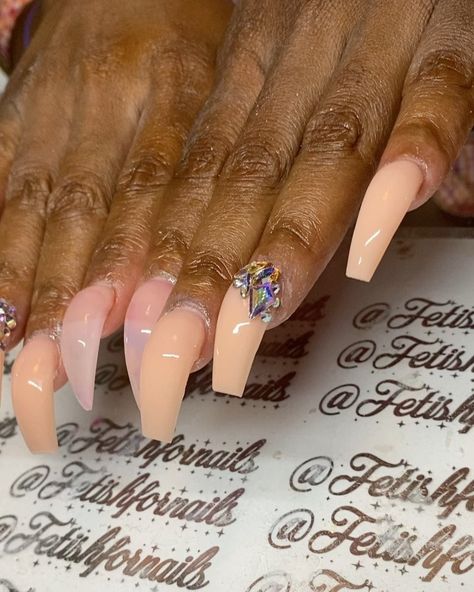 ✨💖Jasmin💖✨ on Instagram: “It’s the curve for me!! 💗💗 #houstonnails #nynails #atlnails #floridanails #lanails” Curved Nails Coffin, Short Curved Nails, Curve Nails, Diamond Nail Designs, Curved Nails, Nail Design Inspiration, Cute Acrylic Nail Designs, Dope Nail Designs, Micro Braids