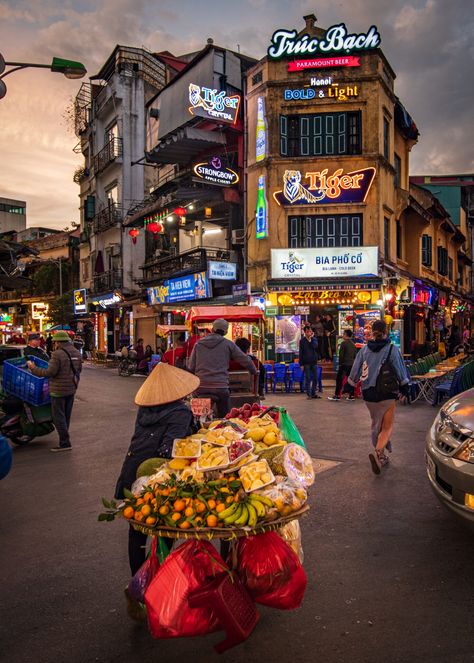 Is Hanoi worth visiting? Hanoi Travel, Hanoi Old Quarter, Good Morning Vietnam, Vietnam Backpacking, Sapa Vietnam, Backpacking South America, Backpacking India, Vietnam Voyage, Thailand Backpacking