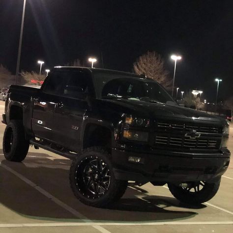 Blacked Out Trucks Chevy, Silverado Truck Lifted, Silverado Truck Aesthetic, Blacked Out Silverado, Black Trucks Aesthetic, Chevy Z71 Lifted 4x4, Lifted Black Trucks, Cute Trucks For Women, Black Silverado Truck