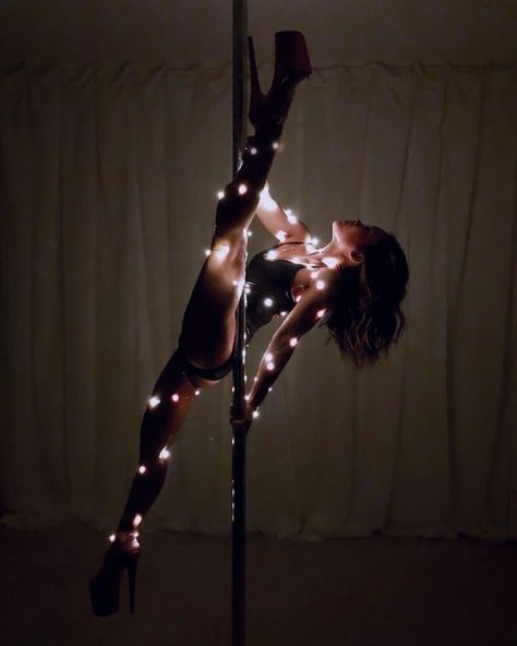 Christmas Light Pole, Pole Poses Photo Shoots, Dancing Photography, Dancing Clothing, Supreme Being, Pole Moves, Pole Tricks, Pole Art, Pole Dancing Fitness