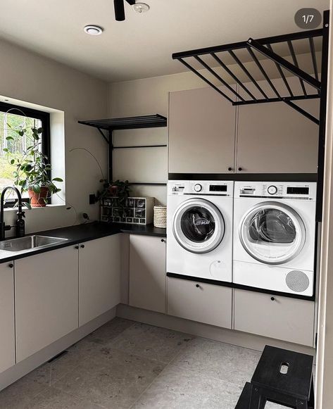 Laundry Room Basement, Stylish Laundry Room, Laundry Room Layouts, Laundry Design, Laundry Room Ideas, Modern Laundry Rooms, Laundry Room Remodel, Laundry Room Inspiration, Small Laundry Rooms