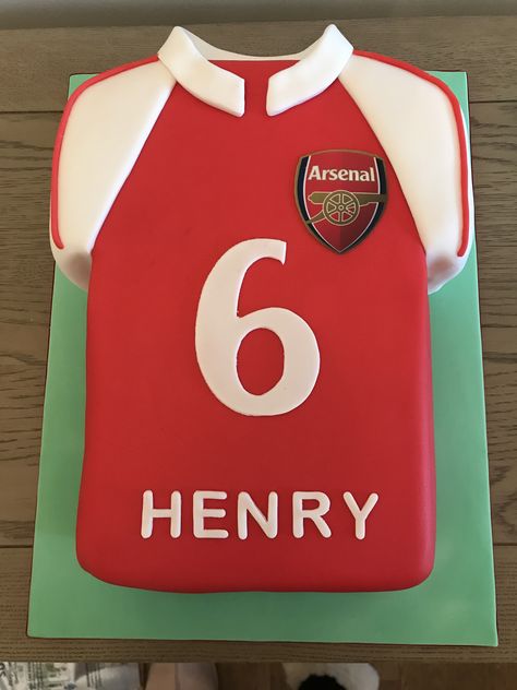 Arsenal football shirt cake Arsenal Birthday Party Ideas, Arsenal Cake Ideas Birthdays, Arsenal Football Cake Topper Printable, Arsenal Birthday Cakes For Men, Arsenal Birthday Cake, Liverpool Jersey Cake, Arsenal Football Cake, Liverpool Birthday Cake, Bailey Cake