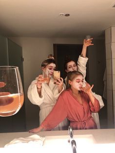 These Doctors And Nurses Have A Second Degree In Trolling Their Patients 20s Aesthetic, Weekend Aesthetic, Funny Face Photo, Vision Board Party, Girl Friendship, Love Being A Woman, Female Friendship, Vision Board Pictures, Wine Night