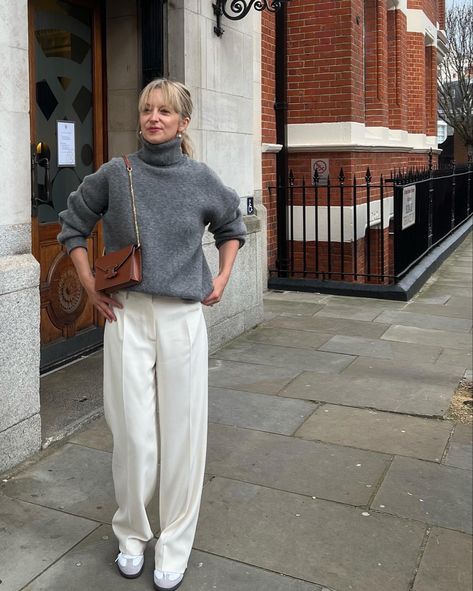 @thestylistandthewardrobe Slouchy Trousers Outfit, Style White Trousers, Trousers Outfit, Pink Trousers, Trouser Outfit, White Trousers, Over 50 Womens Fashion, Daily Style, Winter Fits