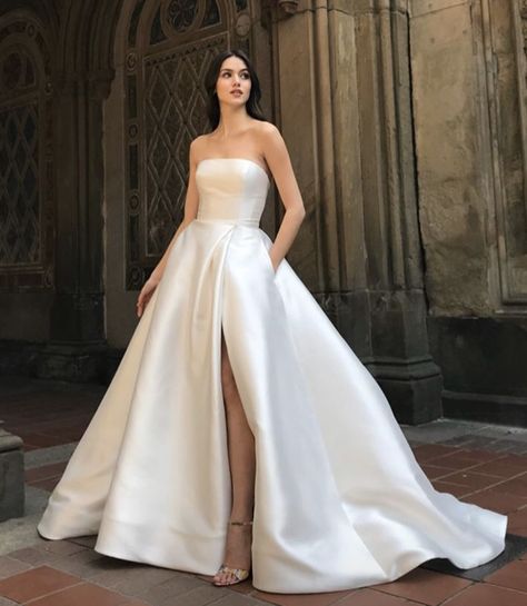 Silk Wedding Gown, Deb Dresses, Plain Wedding Dress, Wedding Dressses, Bridal Gowns Mermaid, Classy Wedding Dress, Fancy Wedding Dresses, Dream Wedding Ideas Dresses, Gowns With Sleeves