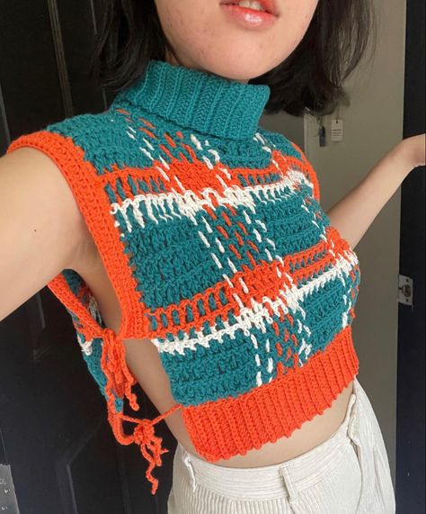 Crochet Fashion Aesthetic, Crochet Sweater Vests, Crochet Outfits Aesthetic, Fall Crochet Clothes, Crotchet Outfits Aesthetic, Balaclava Crochet, Crochet Balaclava, Tote Crochet, Crochet Spring