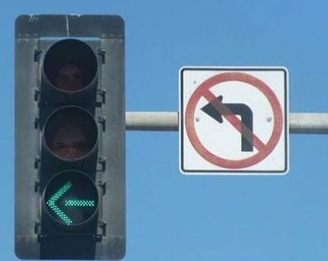 U Turn Sign, Funny Sign Fails, Job Fails, Funny Road Signs, Alternative Disney, You Had One Job, People Funny, U Turn, Memes Br