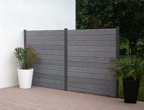 Fences can be wooden or composite. Most fencing panels are wooden,but wood plastic composite fencing panels are more and more &hellip; Vinyl Privacy Fence, Privacy Fence Panels, Metal Fence Panels, Horizontal Fence, Wood Plastic Composite, Bamboo Fence, Modern Fence, Metal Fence, Backyard Fences