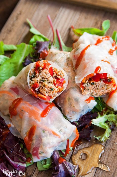 Slow Cooker Honey Sriracha Chicken Spring Rolls - this slow cooker dinner recipe uses rice paper wrappers and is a healthy dinner! Paleo Slow Cooker Recipes, Whole30 Meals, Honey Sriracha Chicken, Paleo Slow Cooker, Slow Cooker Dinner Recipes, Chicken Spring Rolls, Main Food, Sriracha Chicken, Slow Cooker Dinner