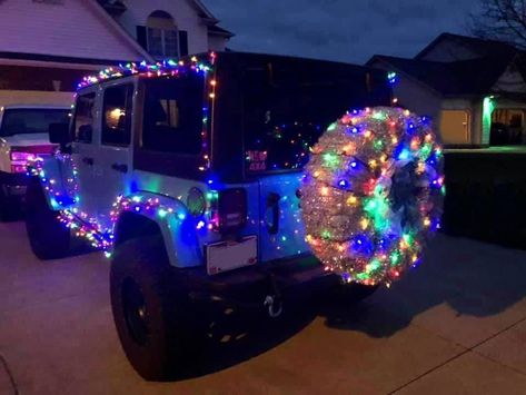 #rttcz #Christmas #christmasjeep #jeep #jeepwrangler #jeepjk #jeepjku #jeepjl #jeepjlu #decoratiedjeep #showjeep #Christmasgifts Christmas Parade Jeep Ideas, Christmas Jeep Wrangler, Jeep Christmas Parade Ideas, Jeep Wrangler Christmas Decorations, Jeep Decorations Interior, Decorate Jeep For Christmas, Jeep Christmas Decorations, Christmas Jeep, Jeep Christmas