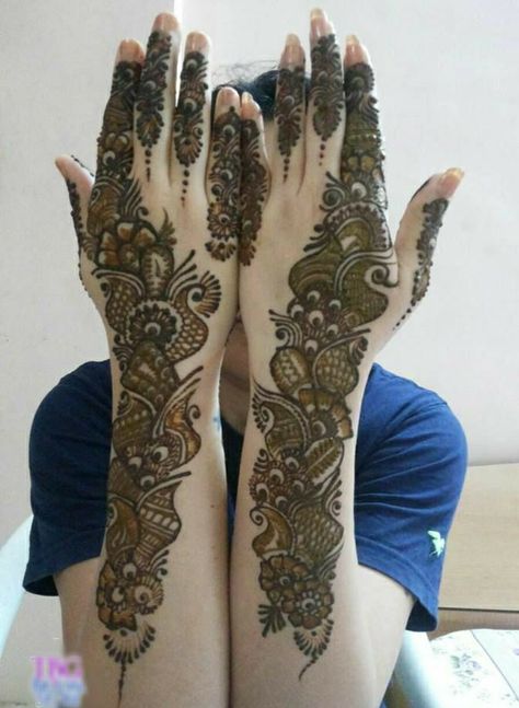 ᴀʏᴇsʜᴀ Mehndi Designs Lotus, Mehndi Leg, Designer Mehndi, Latest Arabic Mehndi Designs, Rajasthani Mehndi Designs, Mehndi Designs Simple, Back Hand Mehndi, Karva Chauth, Mehndi Designs 2018