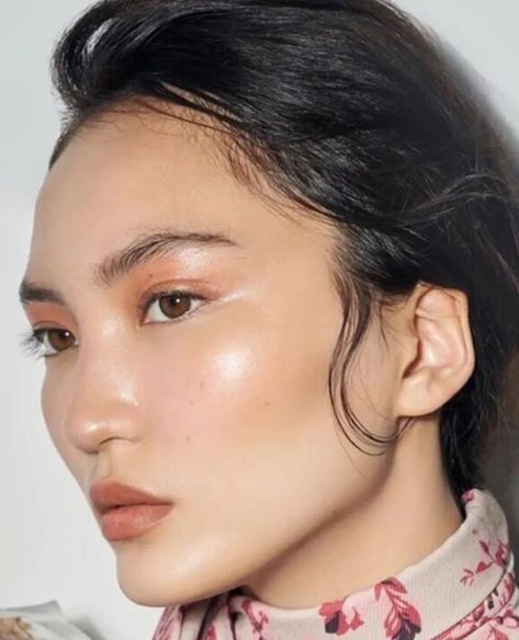 High Cheek Bones Round Face, Makeup For Square Jaw, Wide Jaw Women, Short Hair Square Jaw, Square Jaw Women, Women With Square Jaw, Short Hair With Square Jaw, Jaw Angle, Square Jaw