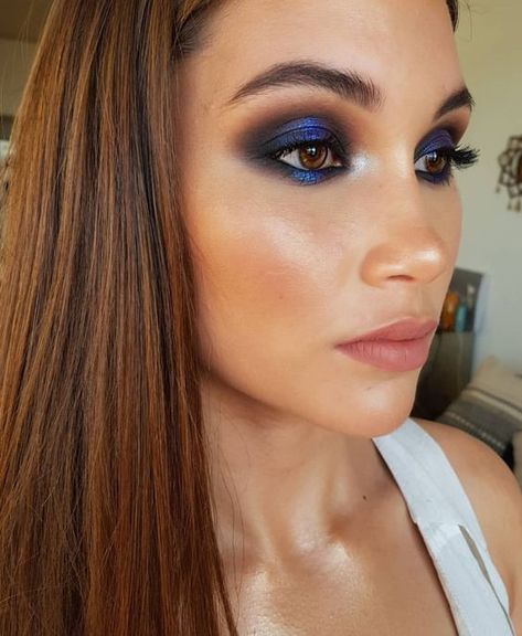 24 Fall Makeup Trends: Shockingly Wearable Makeup Looks For Fall Eyeshadow With Glitter, Make Up Diy, Glitter Smokey Eye, Fall Makeup Trend, Blue Smokey Eye, Wedding Makeup For Brown Eyes, Cute Eye Makeup, Eyeshadow For Brown Eyes, Fall Makeup Looks