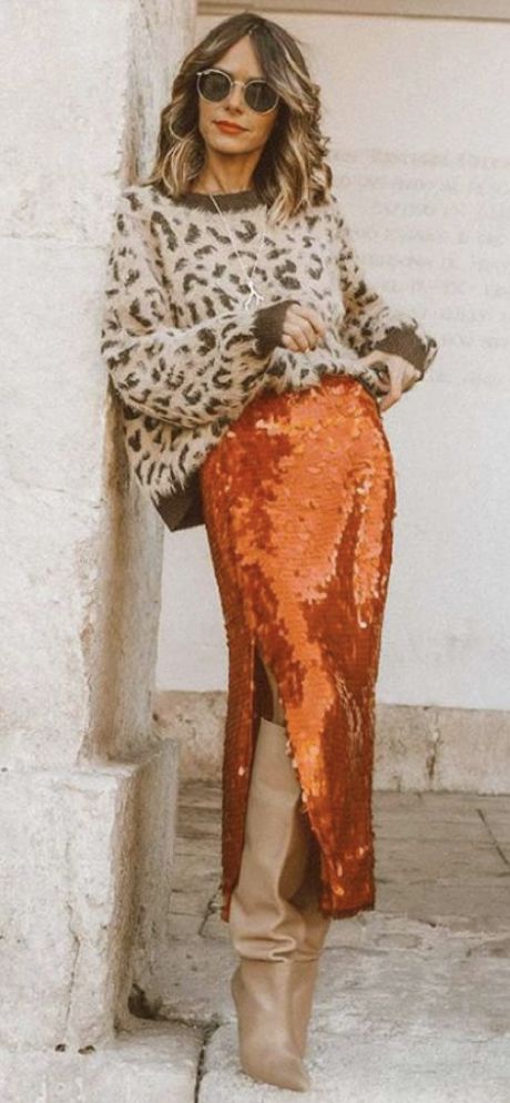 Leopard And Orange Outfit, Holiday Sequin Skirt Outfit, Leopard Turtleneck Outfit, Orange Sequin Skirt, Christmas Party Outfits 2024, Xmas Outfit, Sequin Outfit, Mode Boho, Cooler Look