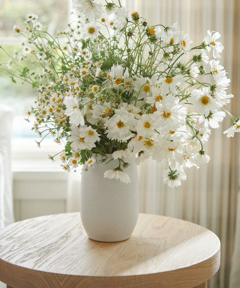 Cosmos Cottage Core Flowers, Wide Vase, Tahoe Wedding, Jenni Kayne, Wildflower Wedding, Kitchen Reno, Table Arrangements, Italy Wedding, Wedding Themes