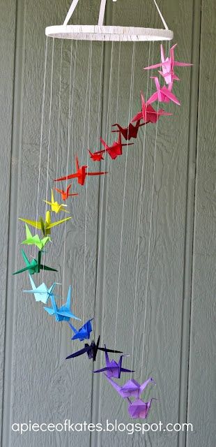 How to Make Paper Cranes for Your Wedding Mobil Origami, Mobile Diy, Crane Mobile, Hanging Wedding Decorations, Origami Mobile, Rainbow Mobile, Paper Mobile, Origami Ball, Origami Fashion