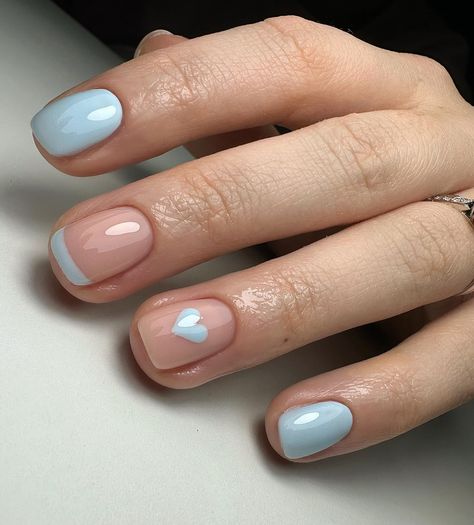 Shellac Nails Blue Design, Cute Baby Blue Nails Short, Nails For Baby Shower Boy, Baby Boy Shower Nails, Baby Boy Nails Designs, Baby Blue Nails Short, Boy Baby Shower Nails, Blue Baby Shower Nails, Baby Shower Nails Boy