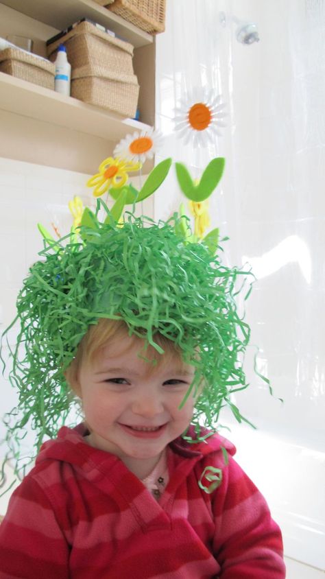 Sylvie-flower-crown Spring Hat Parade, Easter Hat Ideas, Easter Bonnet Hat, Easter Hat Parade, Holiday Crafts Easter, Holiday Crafts Gifts, Easter Hat, Crazy Hat Day, Easter Hats